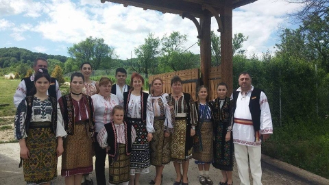 Stiri | Ziua Costumului Popular Românesc @ Primaria Comunei Balilesti